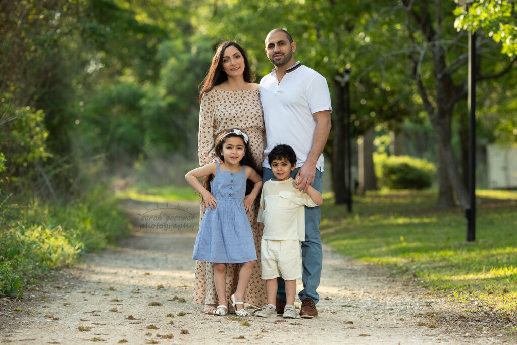 outdoor family maternity photo, cypress Texas family photographer