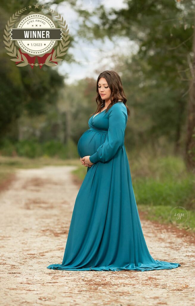 award winning maternity photo from outdoor session in Cypress, Texas. Cypress maternity photographer, Houston maternity portraits